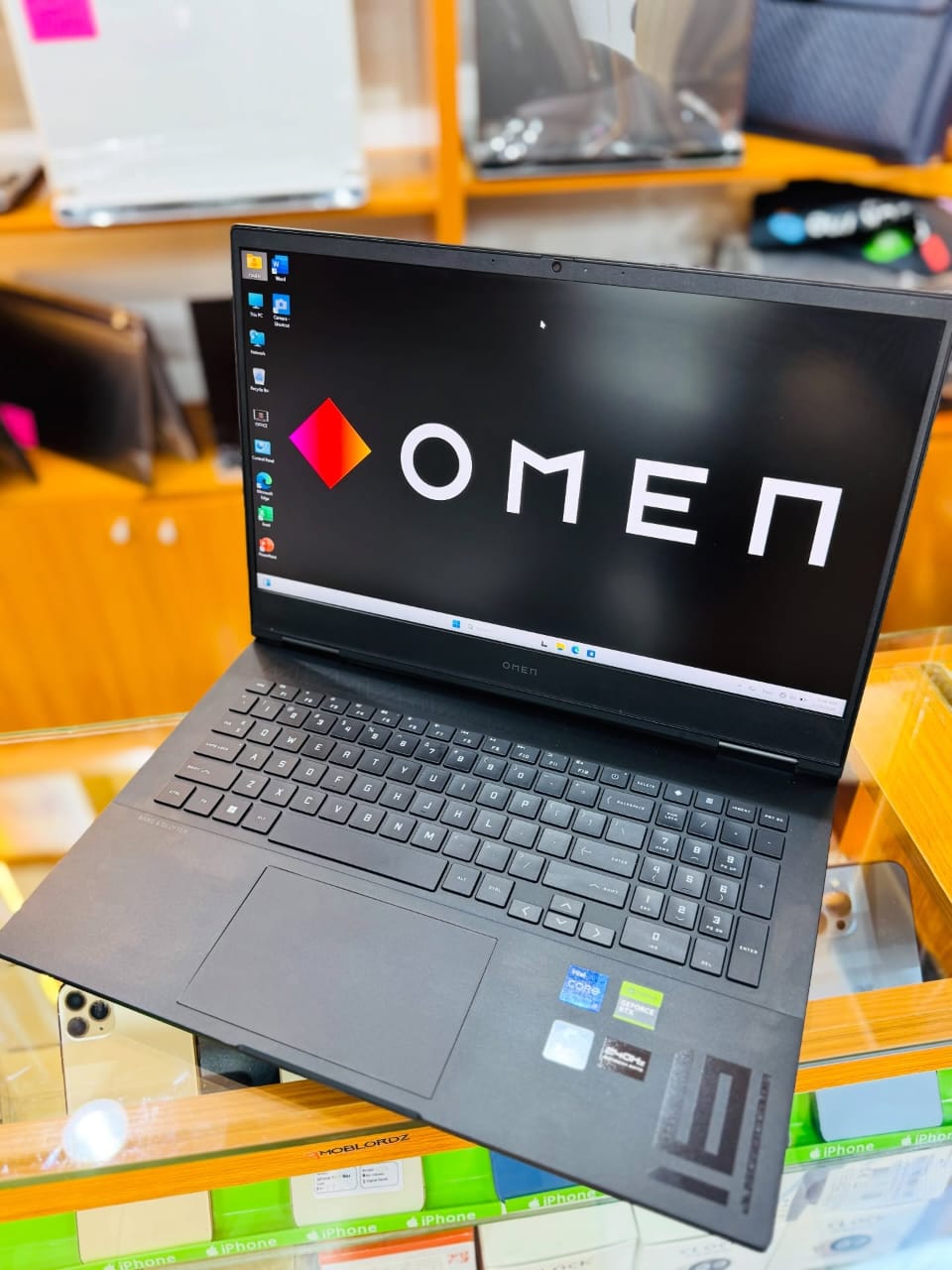HP OMEN 16