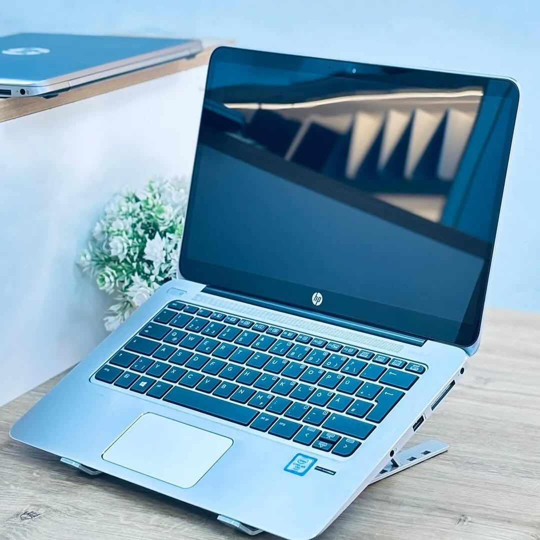 HP EliteBook 1030 G1